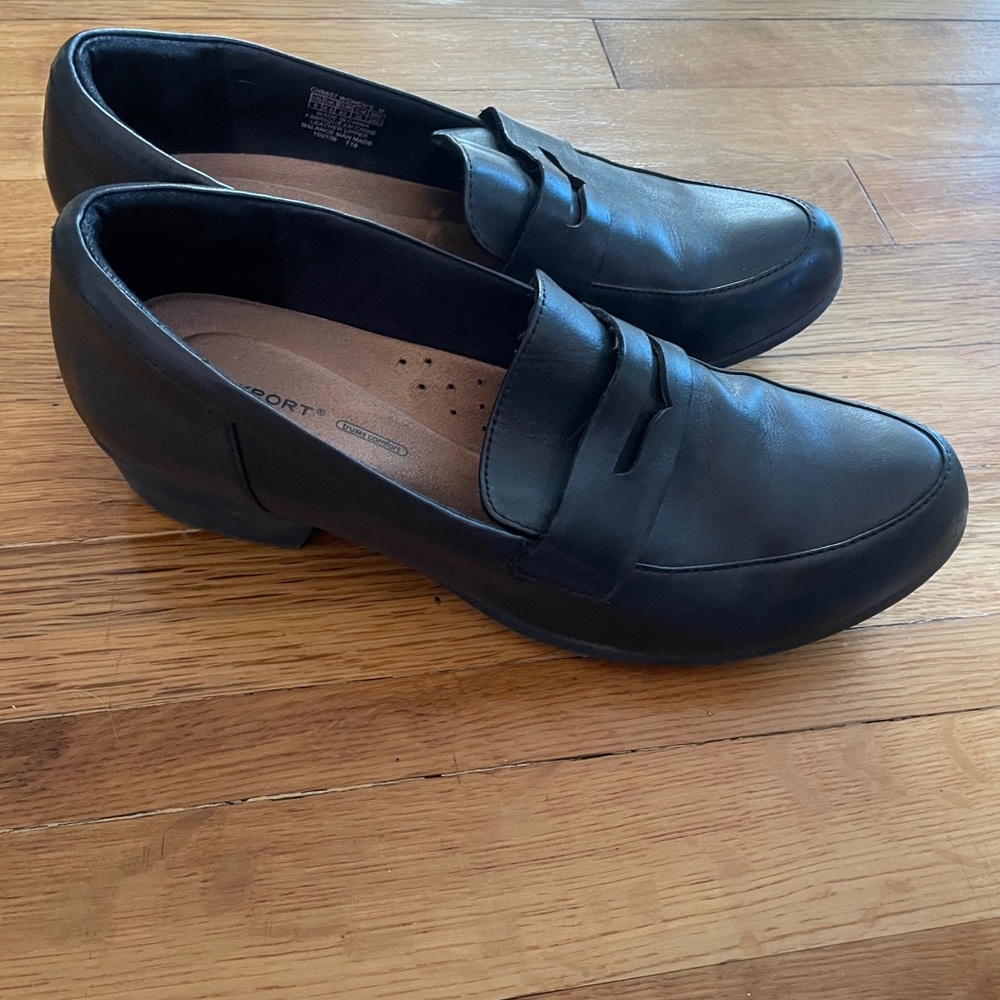 ROCKPORT Women’s Black Loafer